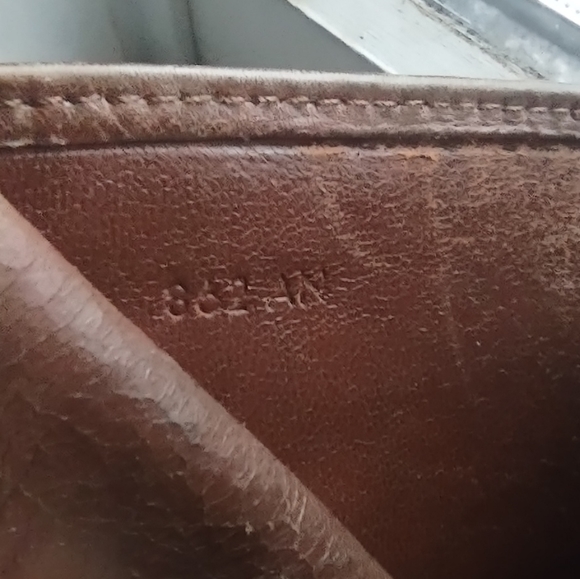 Authentic Louis Vuitton wallet - Picture 6 of 6